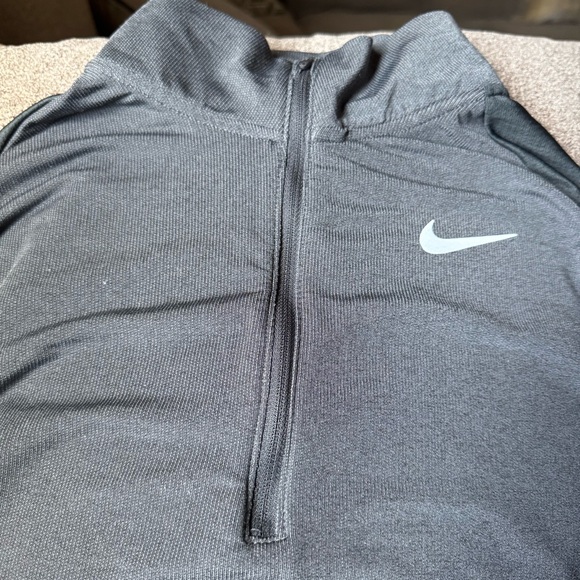 Nike Dri-FIT Gray Running Pullover - Reflective - Size Medium - Picture 3 of 5